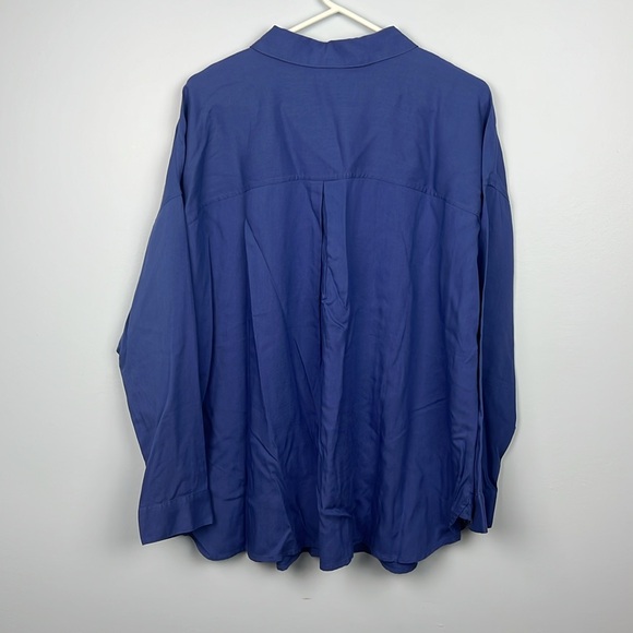 J Jill NWT oversized XL blue mother of pearl button down - Picture 9 of 10
